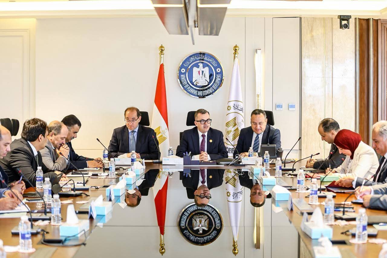 في اجتماع تنسيقي بين وزارات «التخطيط» و«التعليم العالي» و«المالية»: بحث دعم الجامعات وتعزيز دور مؤسسات التعليم العالي في تحقيق التنمية الشاملة