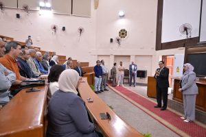 جامعة القاهرة تواصل تطوير بنيتها التعليمية.. ورئيس الجامعة يفتتح مدرج «والي» بكلية العلوم بعد تطويره الشامل