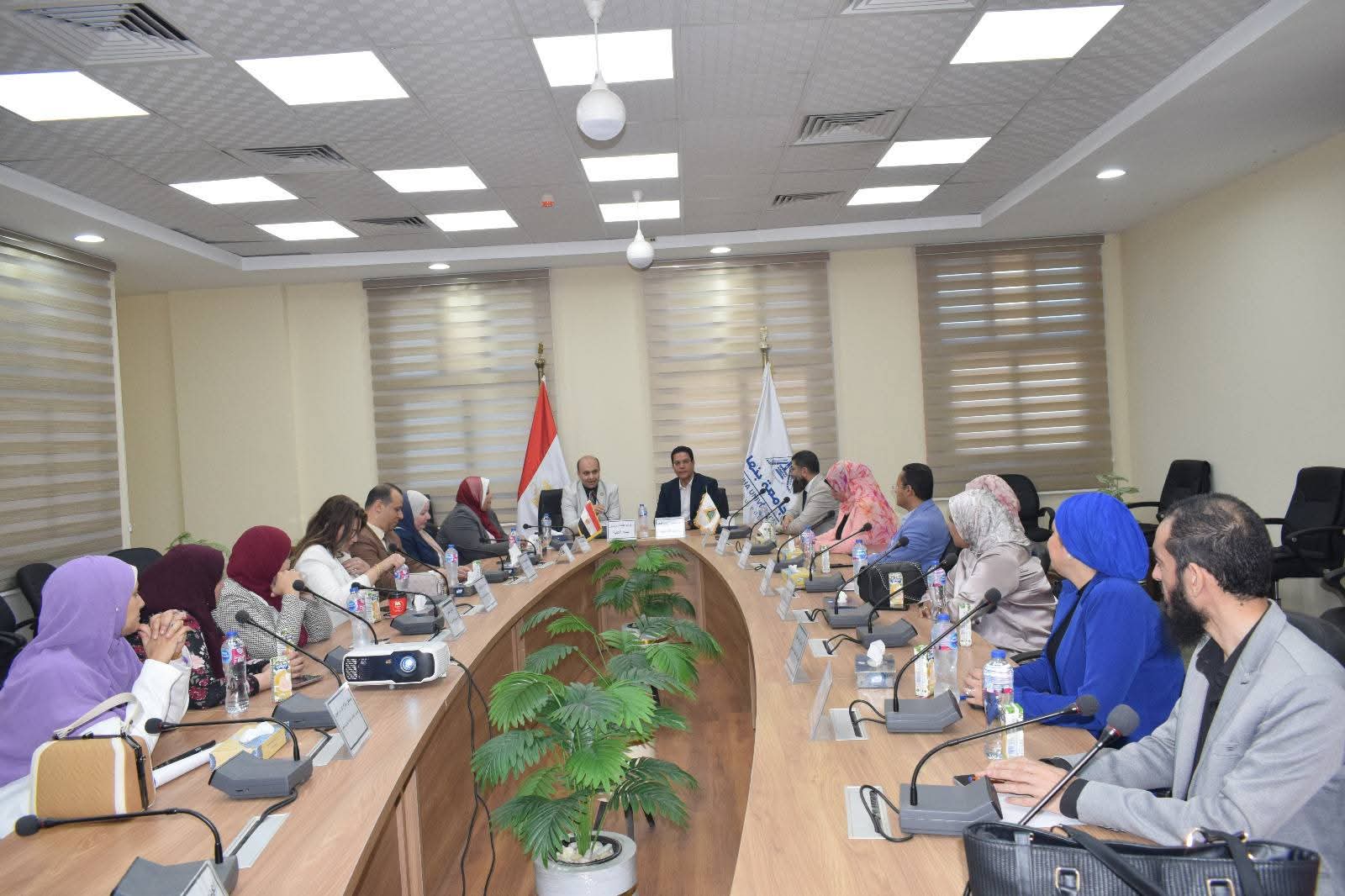 رئيس جامعة بنها خلال ترأسه مجلس كلية العلاج الطبيعي: العيادات الخارجية بالكلية فرصة استثمارية واعدة في قطاع الرعاية الطبية بالمحافظة