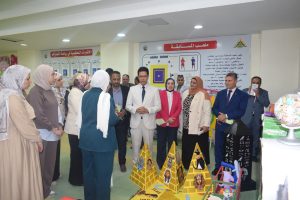 أشاد بمستوي الطلاب.. رئيس جامعة بنها يفتتح مشروع تخرج الدفعة الـ 32 لطلاب التربية النوعية