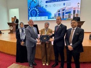 لتدريب وتأهيل الطلاب عمليًا.. جامعة شرق بورسعيد التكنولوجية توقع بروتوكول تعاون مع سلسلة مطاعم شجرة الدر