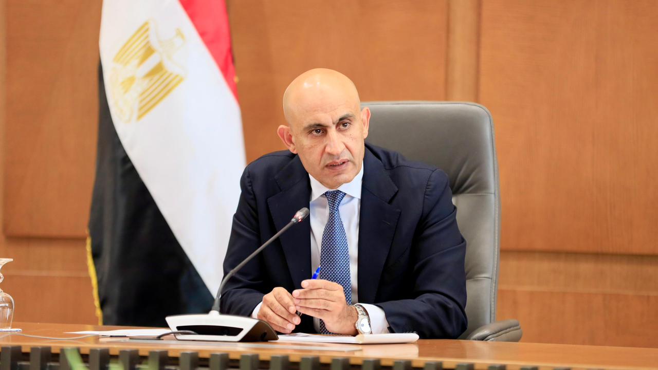 وزير التعليم يعقد اجتماعًا موسعًا مع مديري المديريات التعليمية لمتابعة تنفيذ خطط الوزارة والاستعدادات لامتحانات نهاية العام