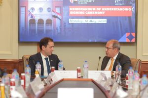 الجامعة البريطانية في مصر توقع بروتوكول تعاون مع "أزور هوسبيتالتي" لتدريب طلاب السياحة وإدارة الفنادق