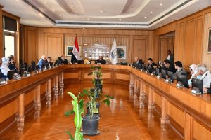 خطة لزيادة الرقعة الخضراء.. رئيس جامعة العاصمة: التوسع في زراعة جميع المساحات الصالحة للزراعة بالحرم الجامعي