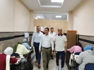أشاد بالجهود المبذولة وانتظام اللجان.. رئيس جامعة بنها يتفقد سير الامتحانات بكلية علوم الرياضة