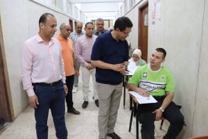 رئيس جامعة بنها يتفقد سير الامتحانات بكليتى الزراعة والطب البيطري