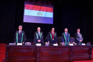 جامعة القاهرة تحتفل بتخريج دفعة جديدة من حقوق السوربون.. وتجدد التأكيد على عمق الشراكة الأكاديمية المصرية الفرنسية