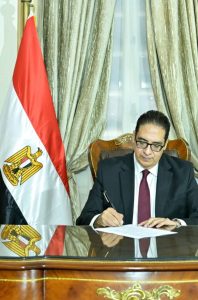 رئيس جامعة القاهرة: ماضون في بناء بيئة أكاديمية تقوم على الانضباط والتميز والمسؤولية